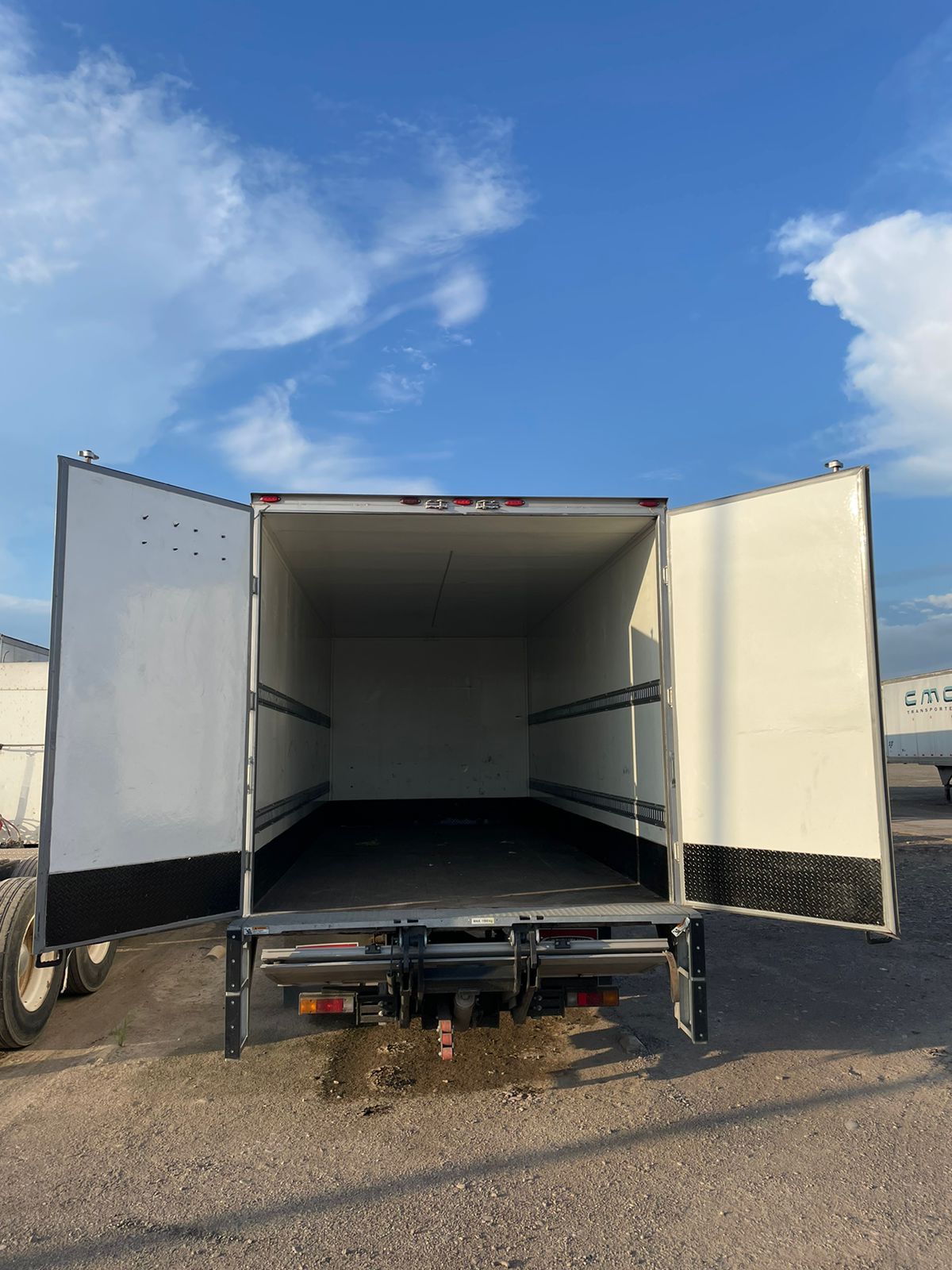 FRIGHTLINER FL360 715H, AÑO 2024, CON CAJA Y RAMPA (3 UNIDADES)