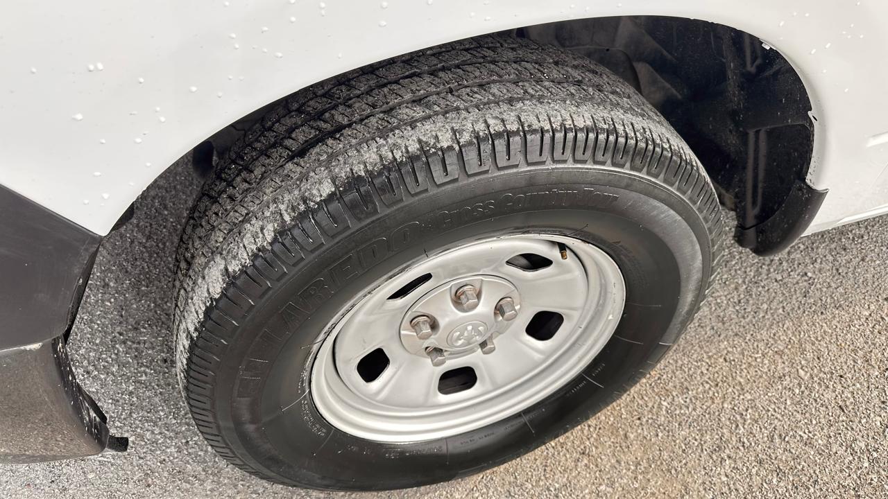 DODGE 1500 ST REG CAB 4X2 V6 AT