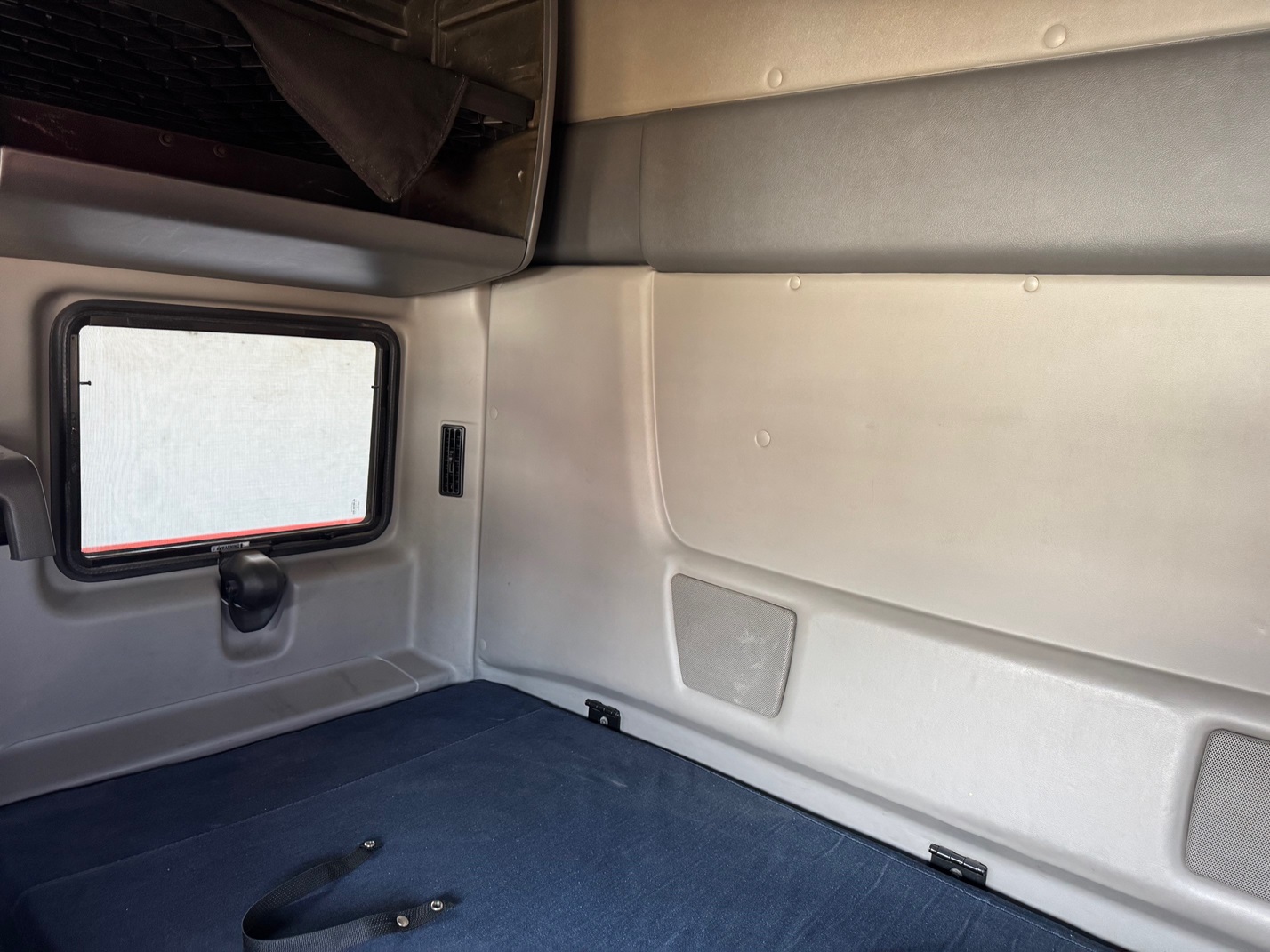 PROSTAR HI-RISE 2020 ULTRASHIFT (Lote de 2)