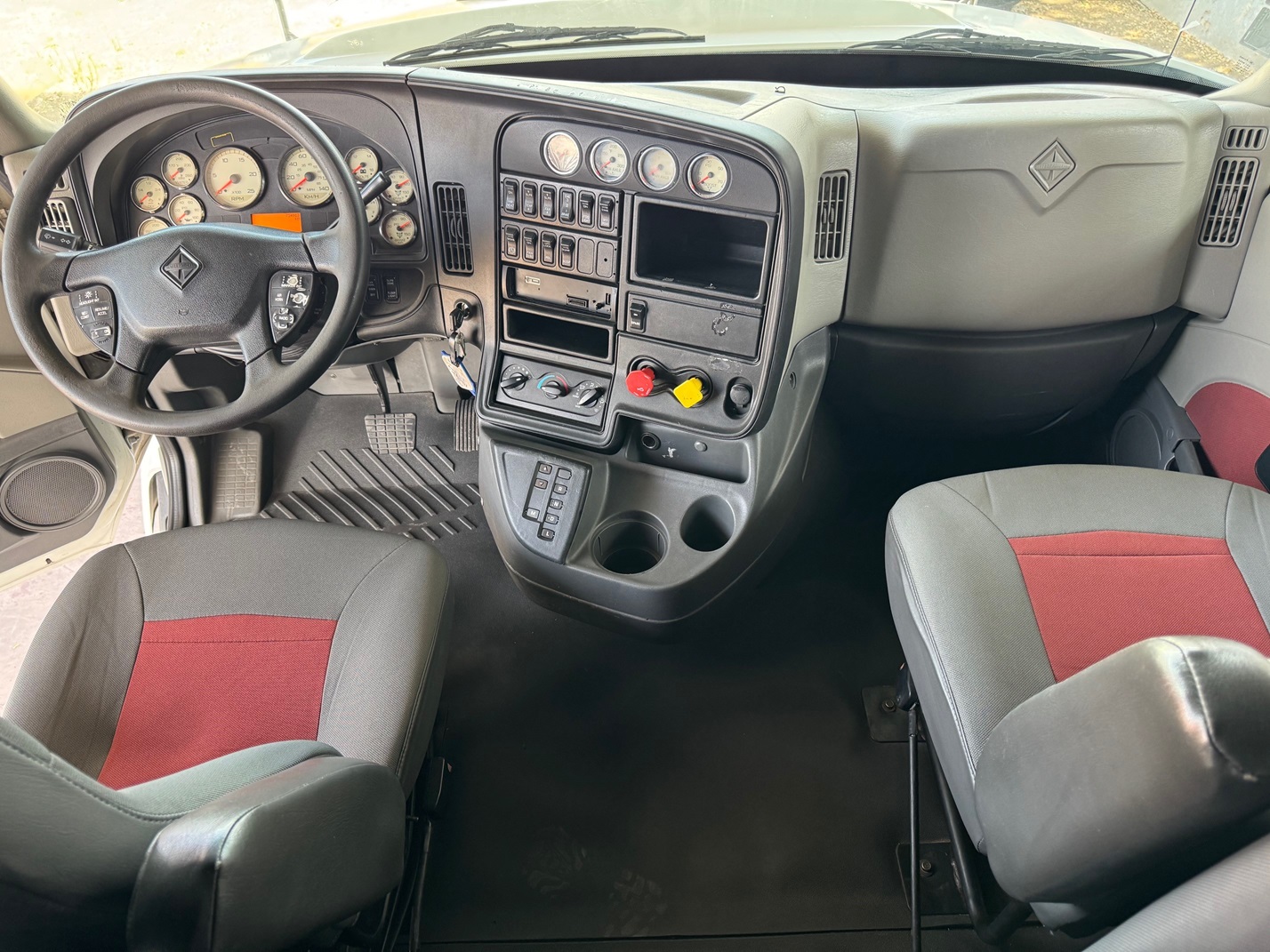 PROSTAR HI-RISE 2020 ULTRASHIFT (Lote de 2)