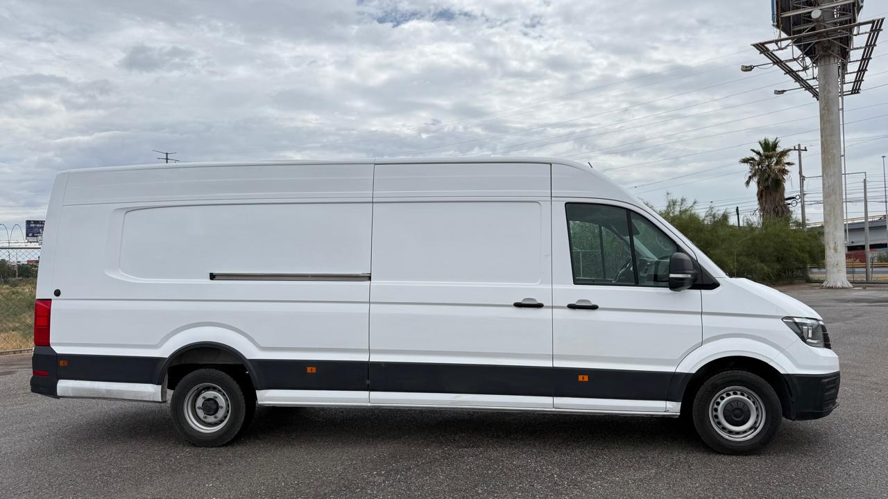 CRAFTER CARGO VAN 2022