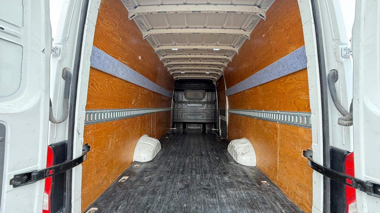 CRAFTER CARGO VAN 2022