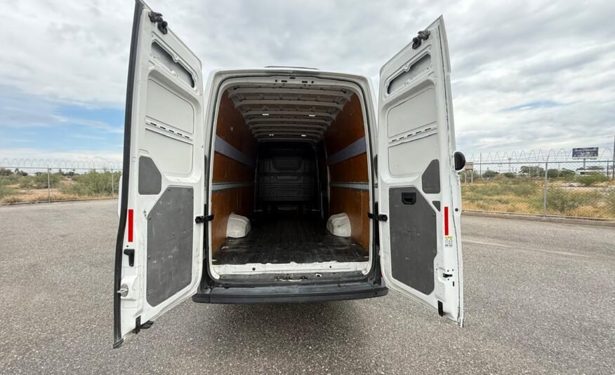 CRAFTER CARGO VAN 2022