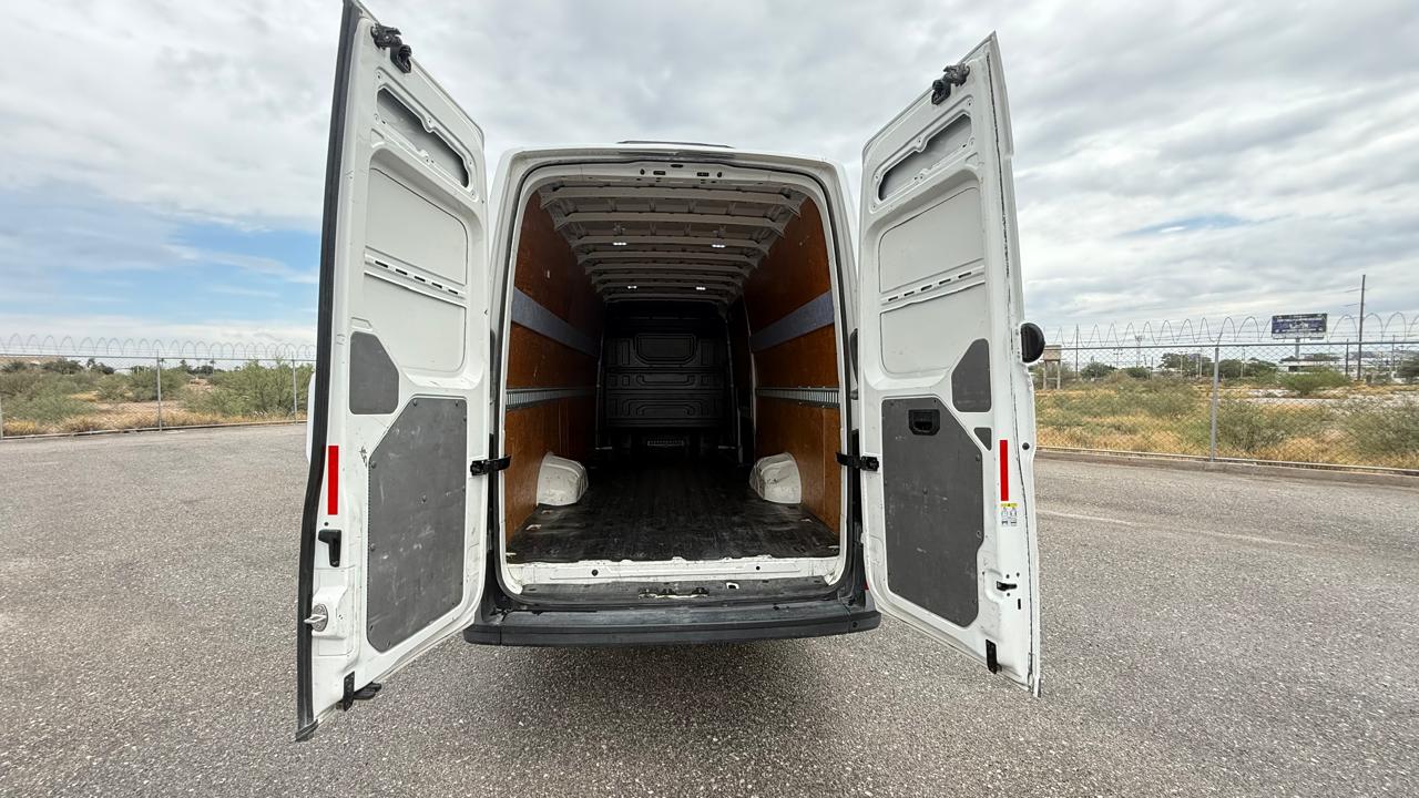 CRAFTER CARGO VAN 2022