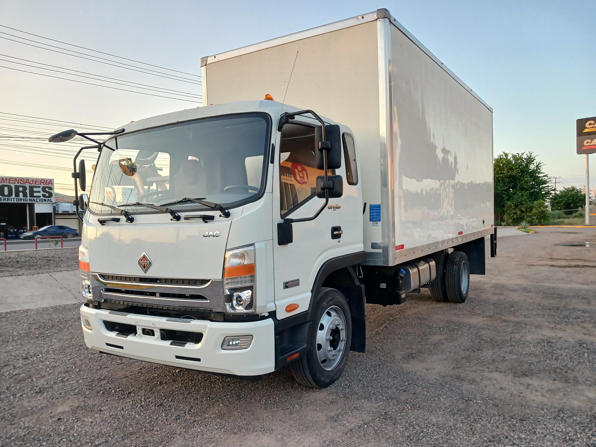 CITY STAR 6, AÑO 2020 CON CAJA Y RAMPA DE 20 PIES