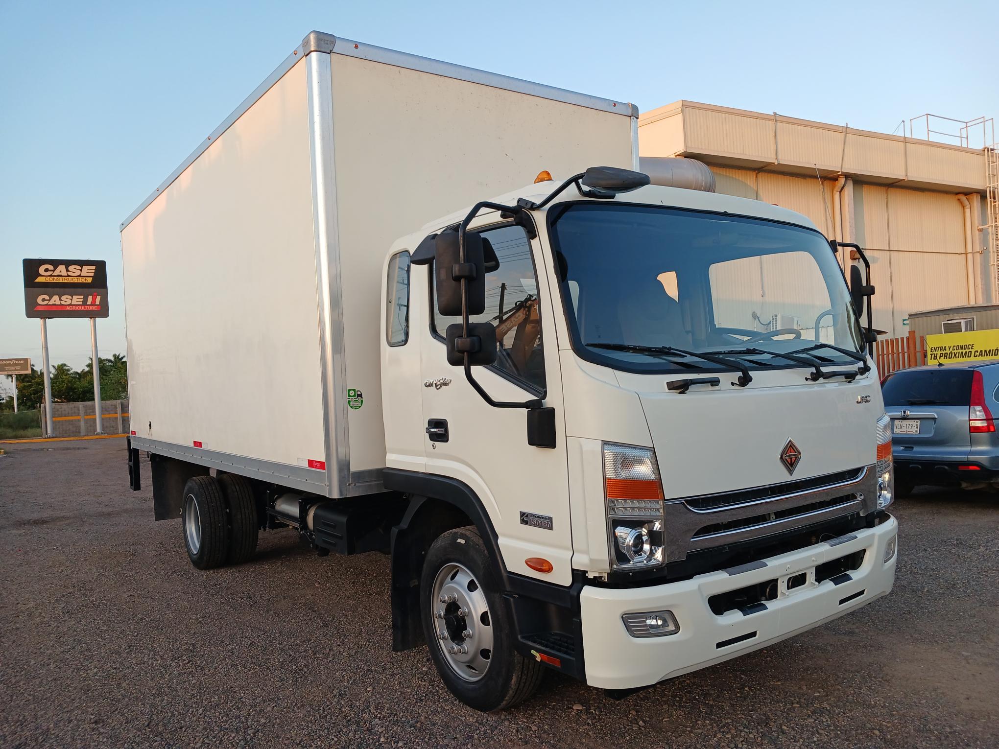 CITY STAR 6, AÑO 2020 CON CAJA Y RAMPA DE 20 PIES