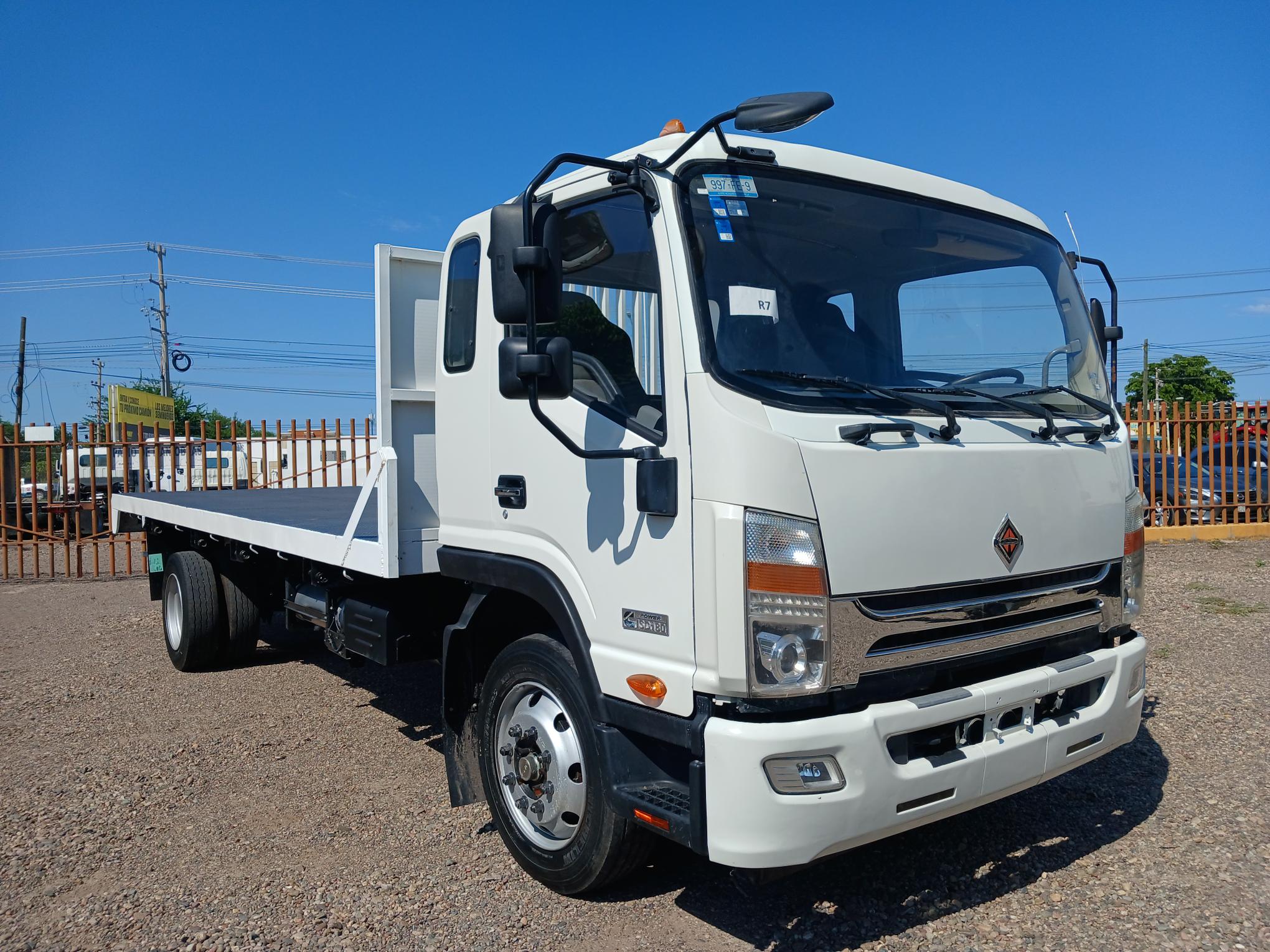 CAMION SEMINUEVO CITY STAR 6, AÑO 2020 CON PLATAFORMA DE 22 PIES