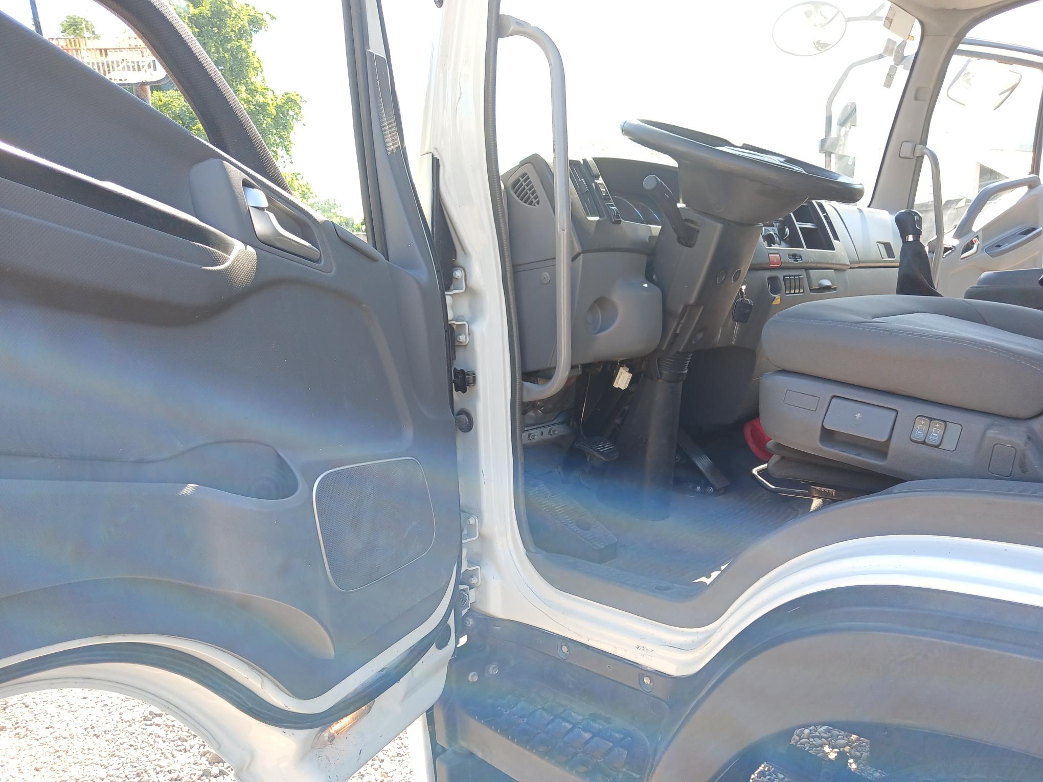 CAMION SEMINUEVO CITY STAR 6, AÑO 2020 CON PLATAFORMA DE 22 PIES