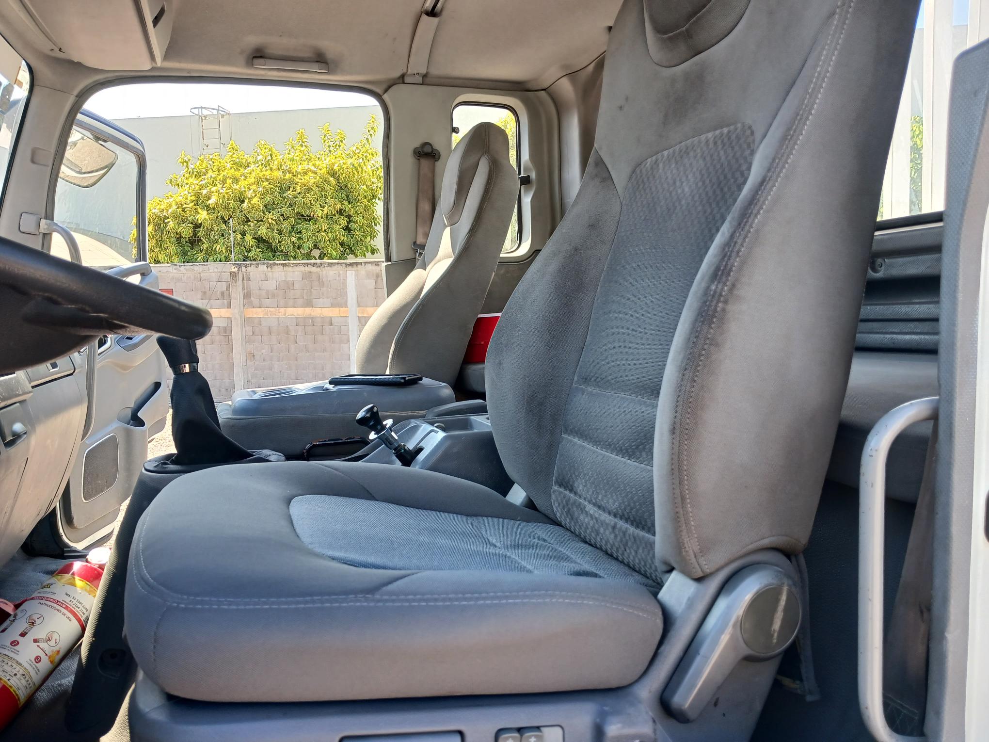 CAMION SEMINUEVO CITY STAR 6, AÑO 2020 CON PLATAFORMA DE 22 PIES