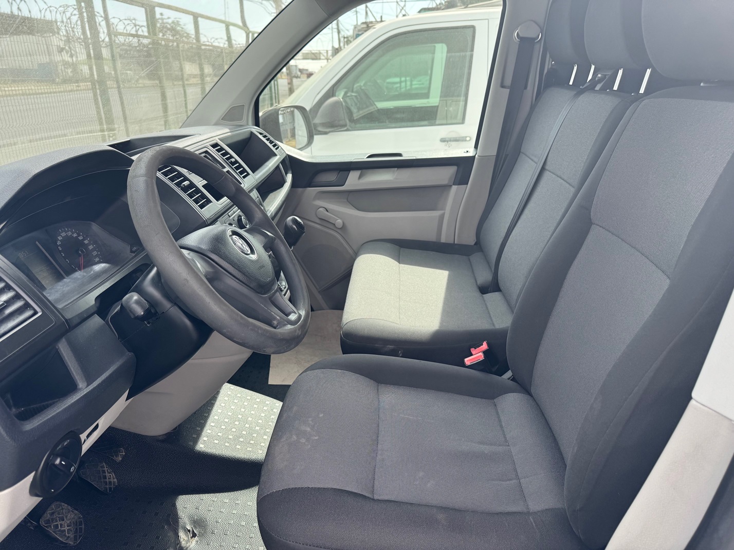 VW TRANSPORTER 2019