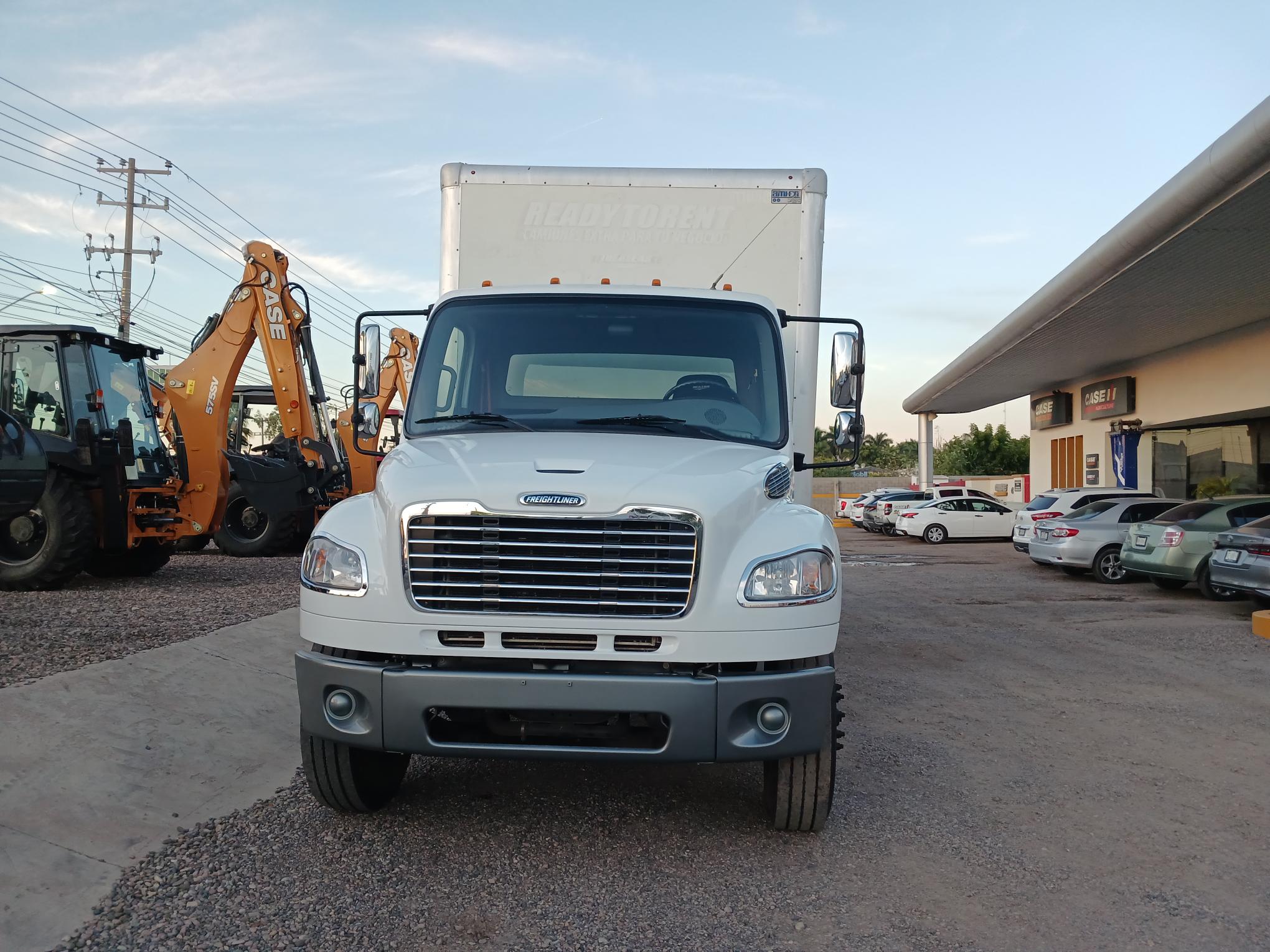 M2 35 K, AÑO 2023, CON CAJA DE 26 PIES