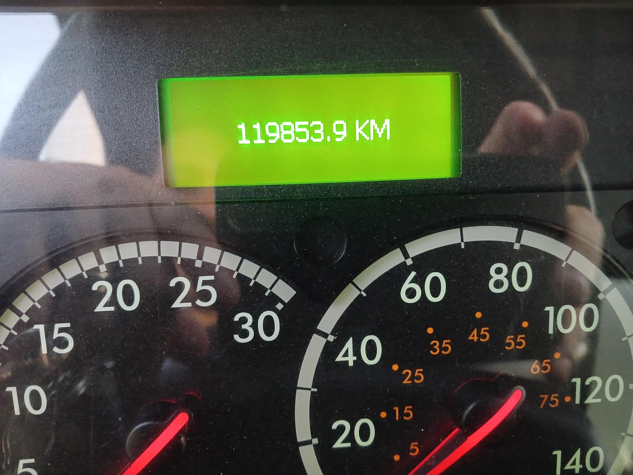 M2 35 K, AÑO 2023, CON CAJA DE 26 PIES