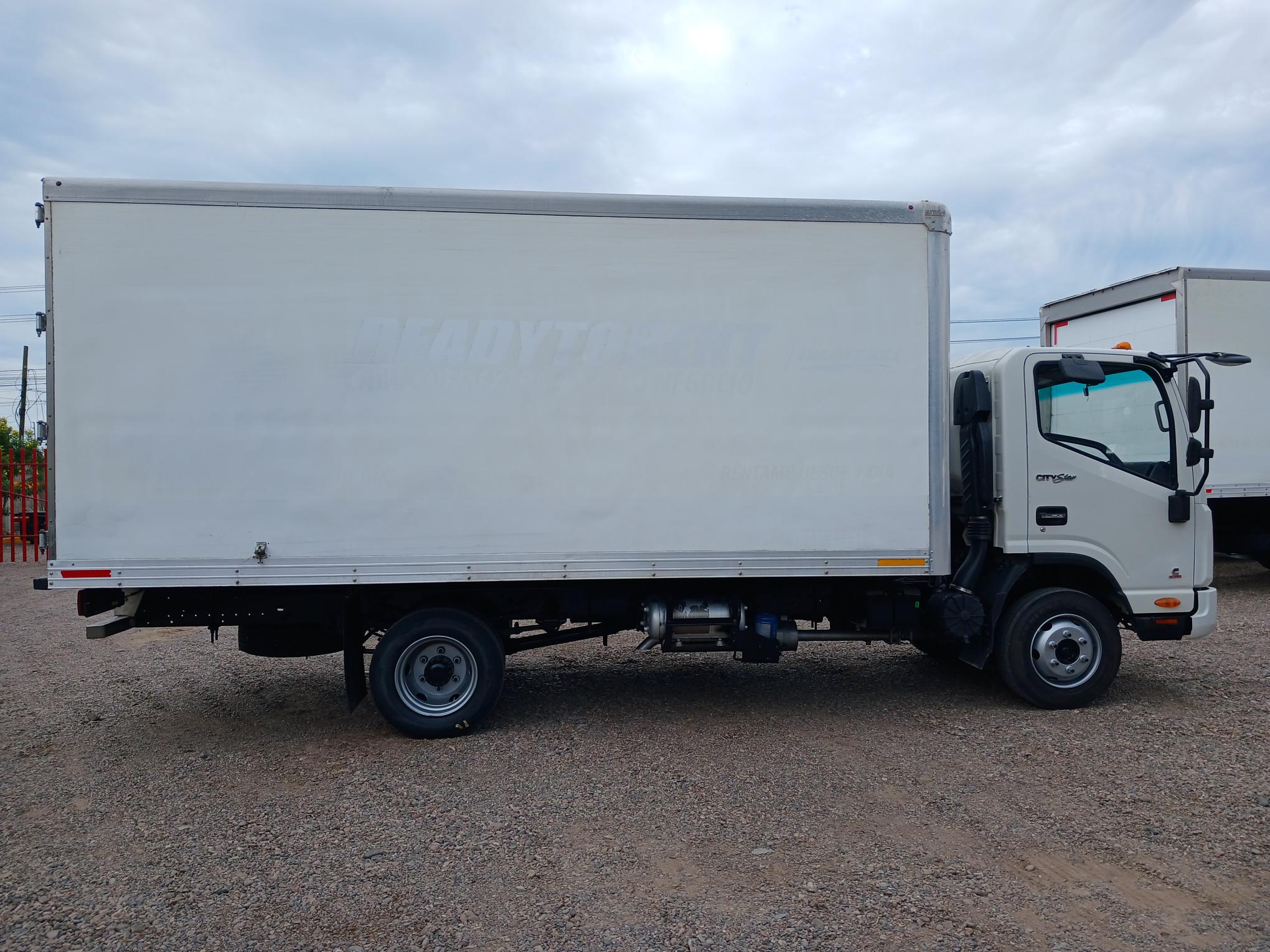 City Star 5, año 2022, caja de 16.5 pies