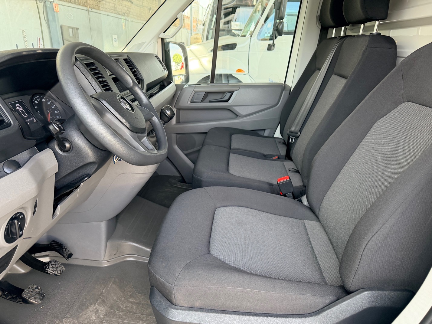 VW CRAFTER 3.5T 2022 CAJA SECA (Lote de 2)