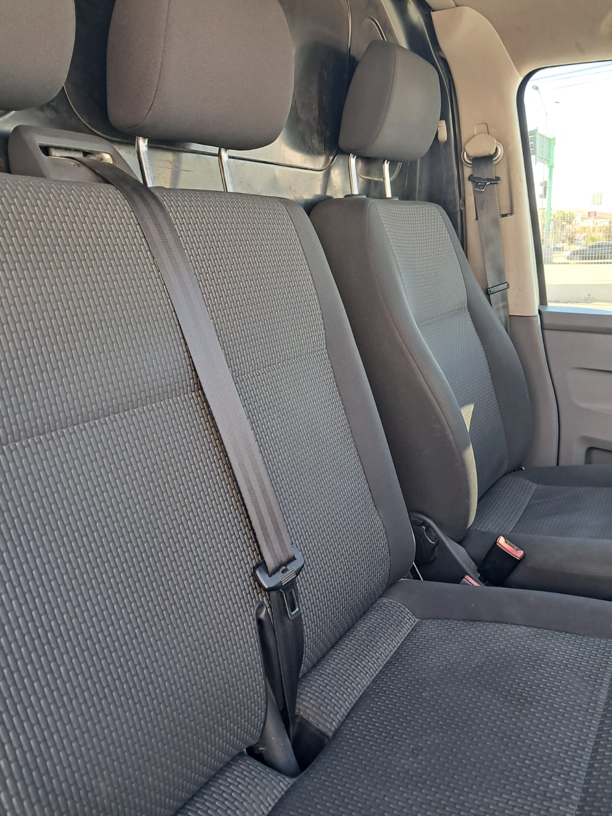 TRANSPORTER CARGO VAN 2021