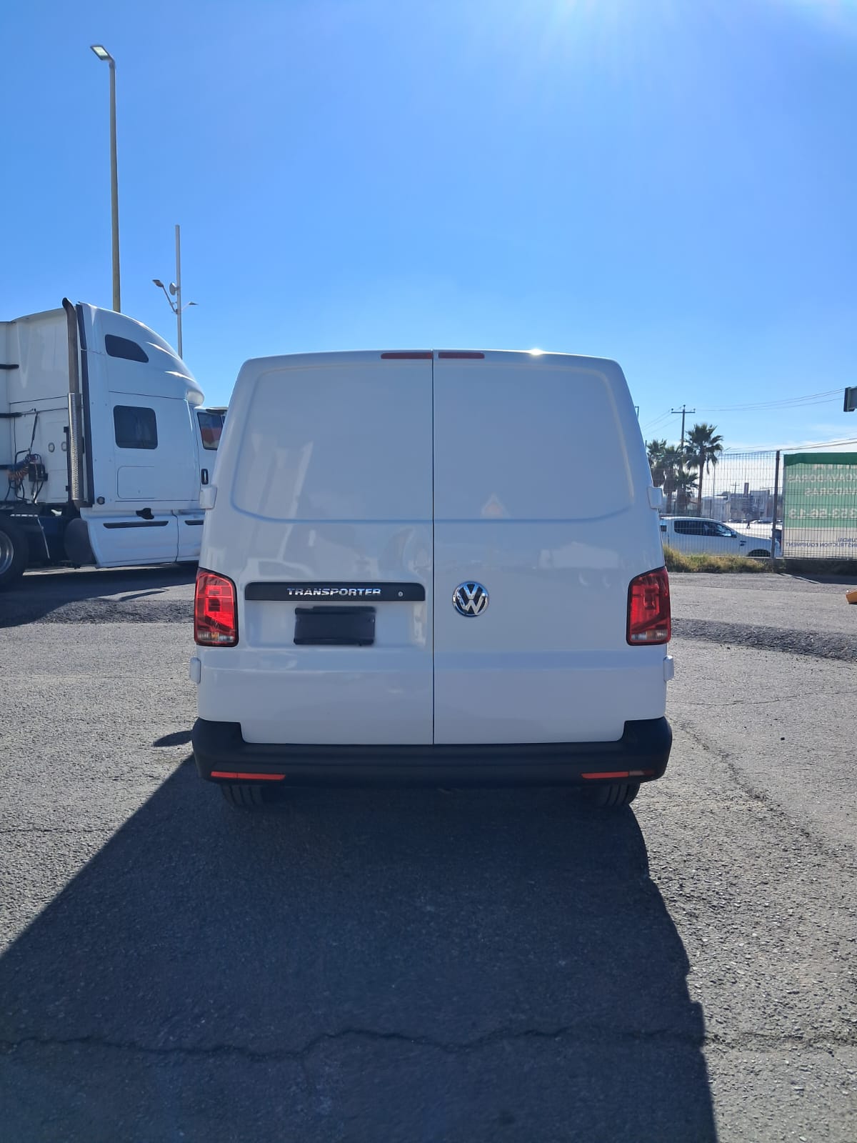 TRANSPORTER CARGO VAN 2021