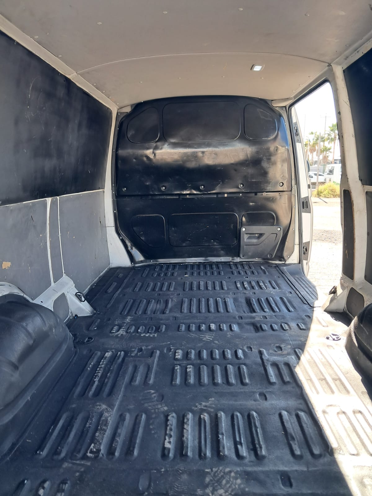 TRANSPORTER CARGO VAN 2021