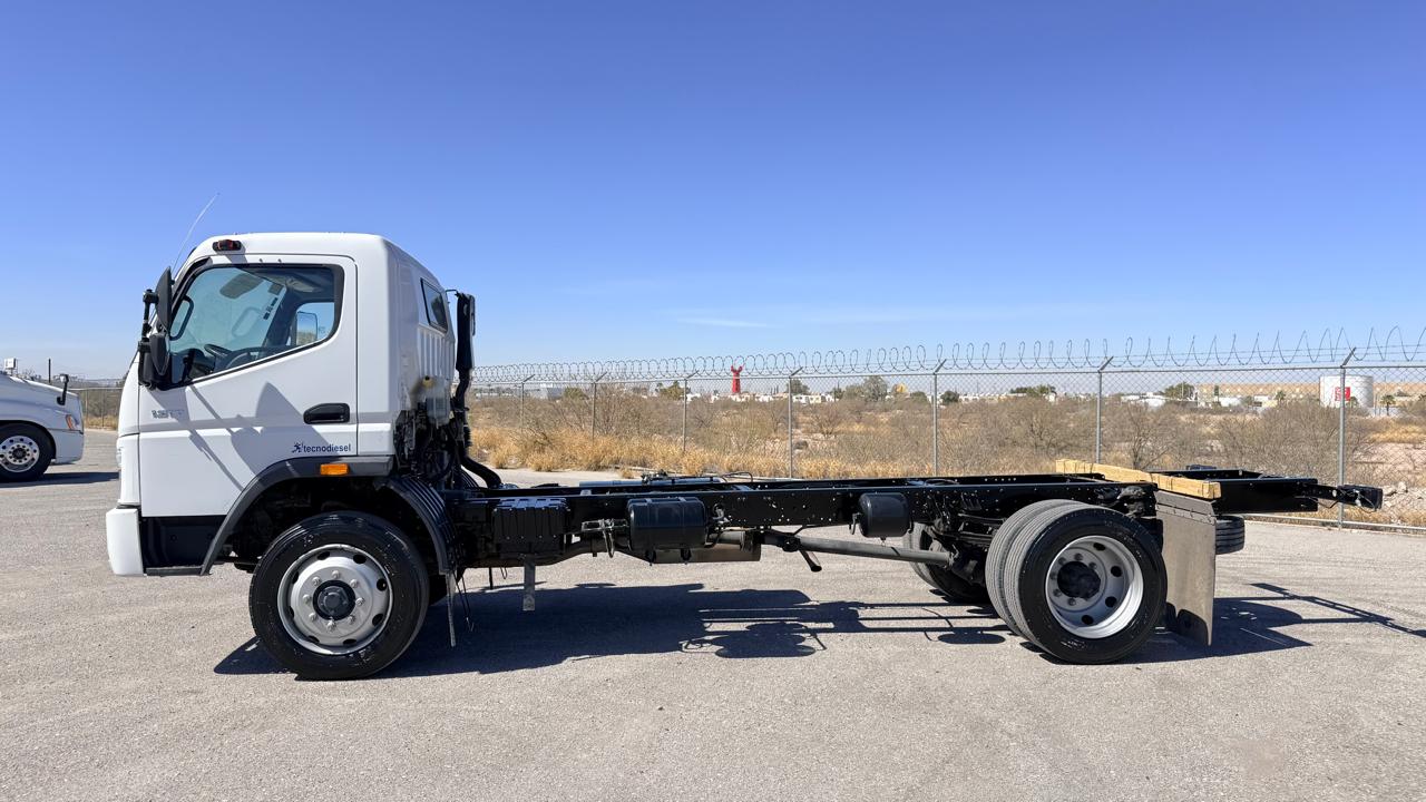 FL 1217R FREIGHTLINER 2023