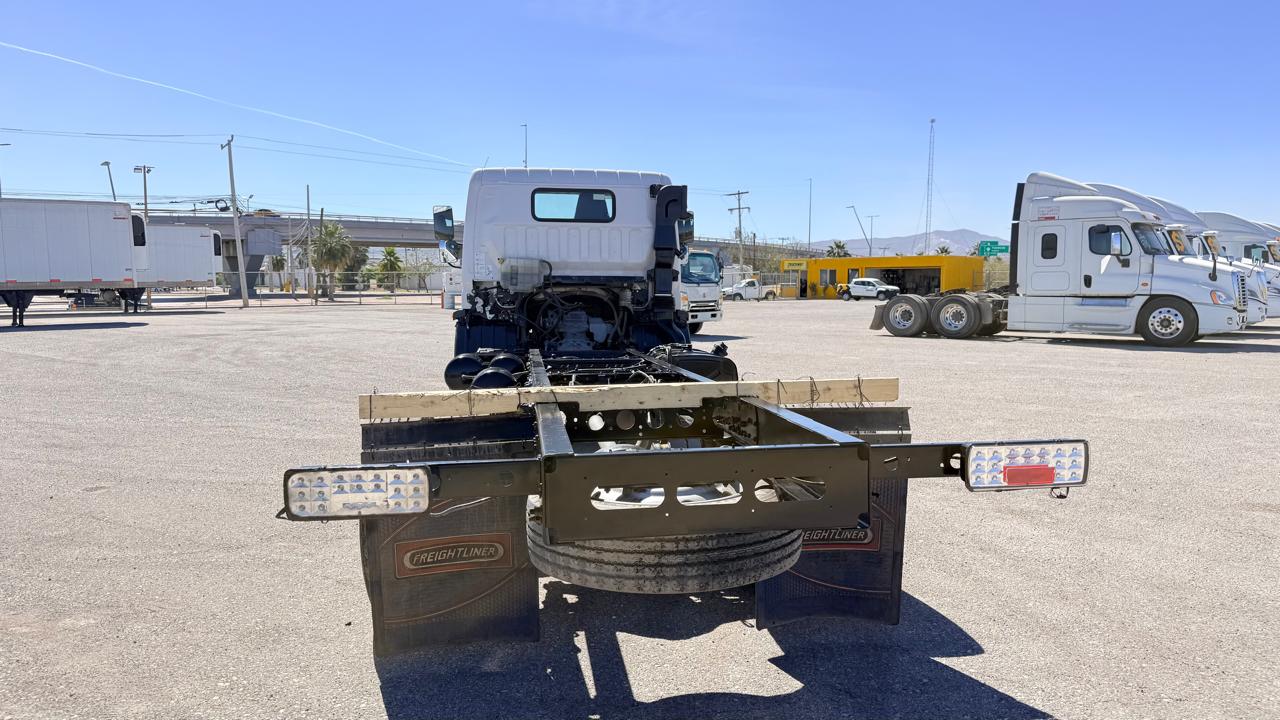 FL 1217R FREIGHTLINER 2023