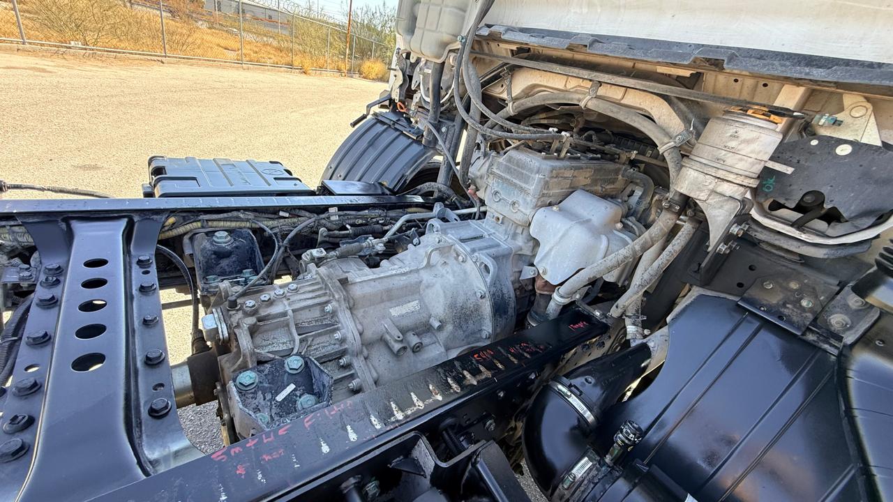 FL 1217R FREIGHTLINER 2023