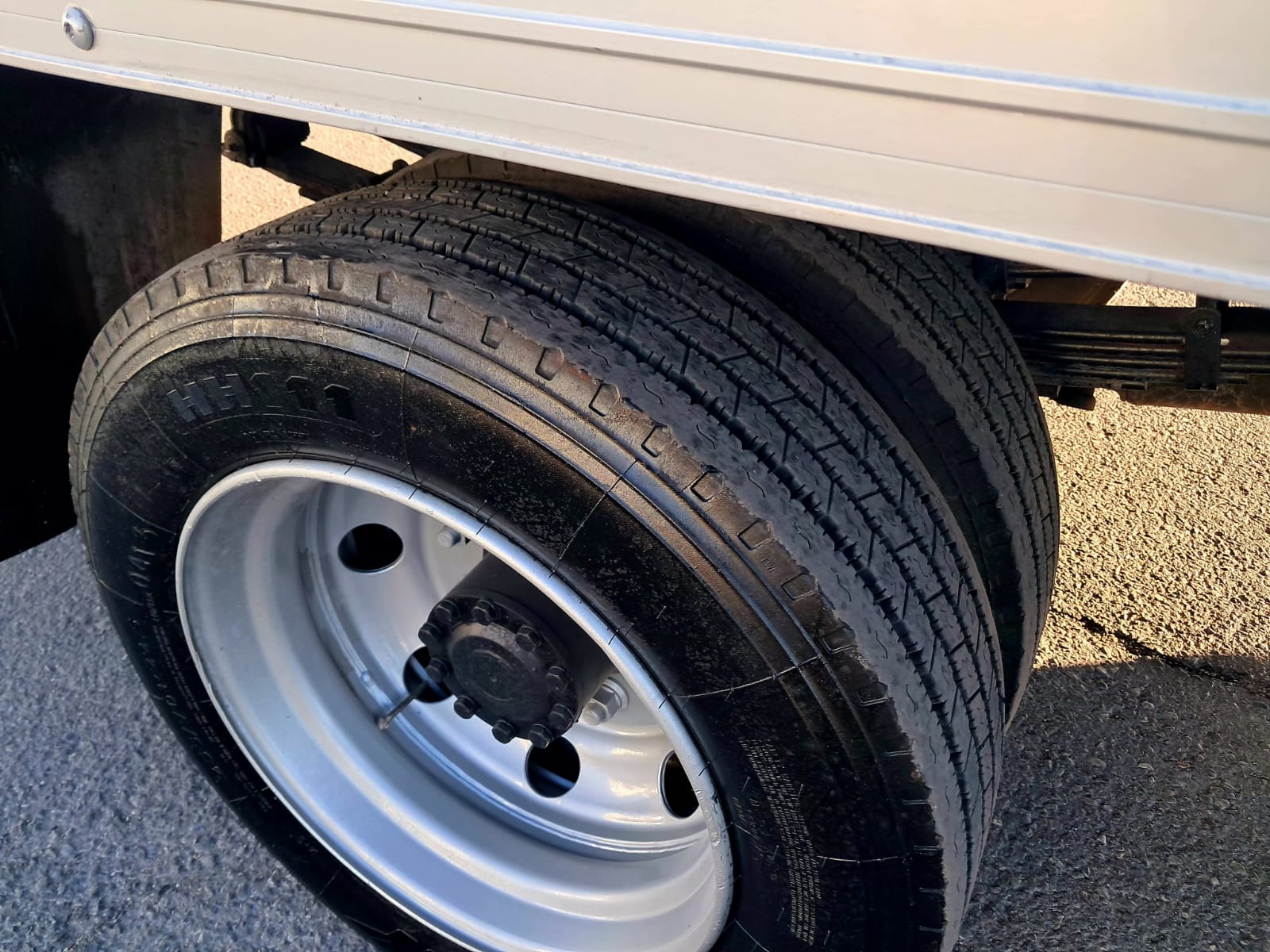 CT6  2021CON CAJA REFRIGERADA