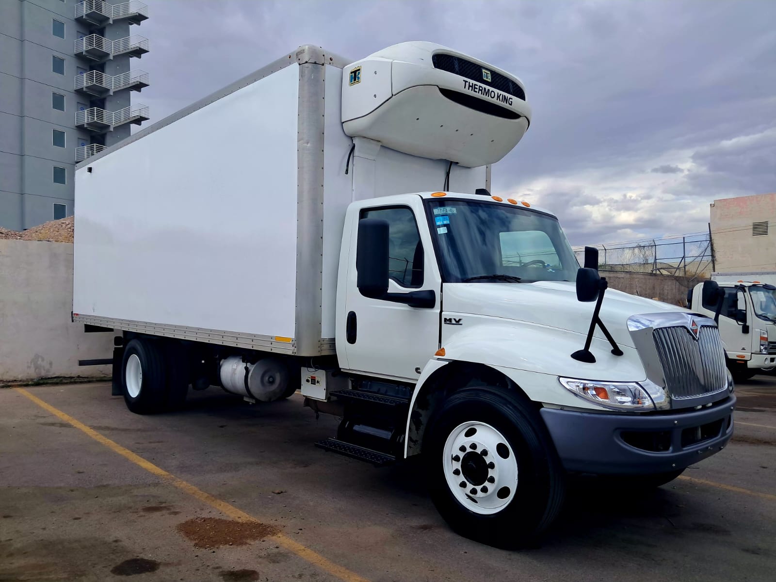 MV 4X2 2023 CON CAJA REFRIGERADA