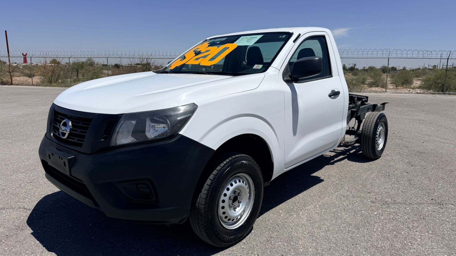 NISSAN NP300 2020