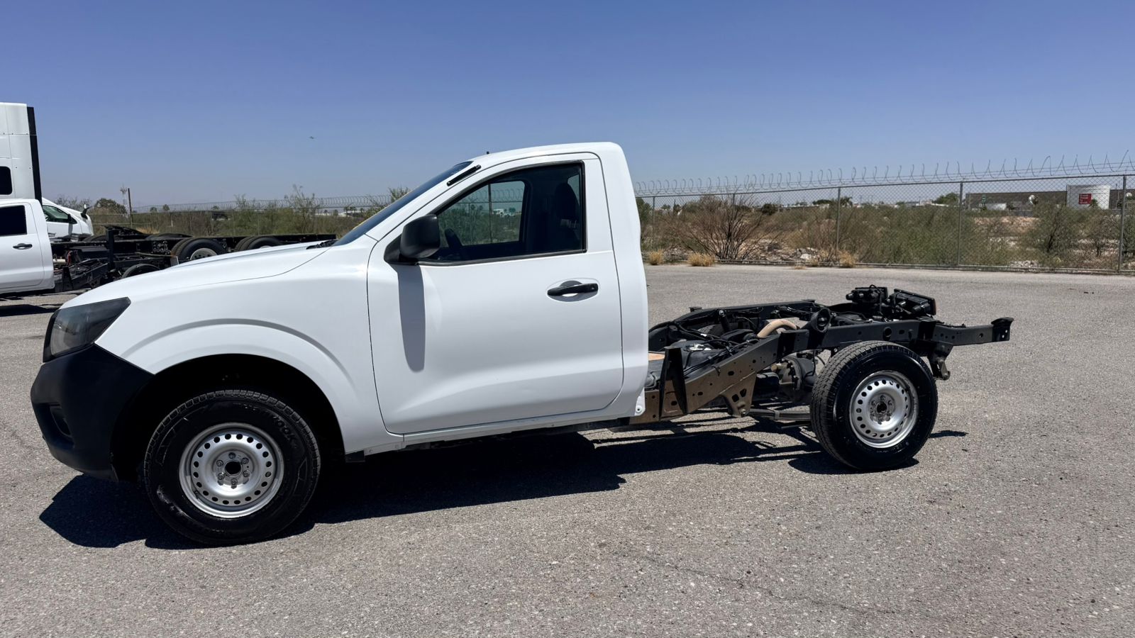 NISSAN NP300 2020