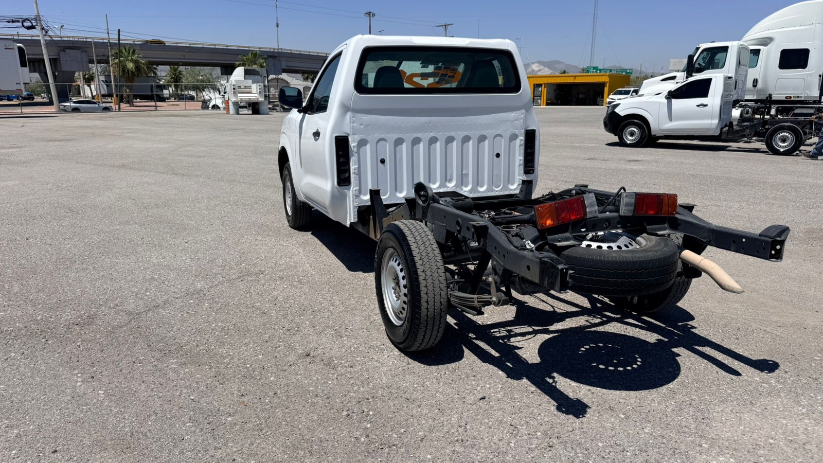 NISSAN NP300 2020