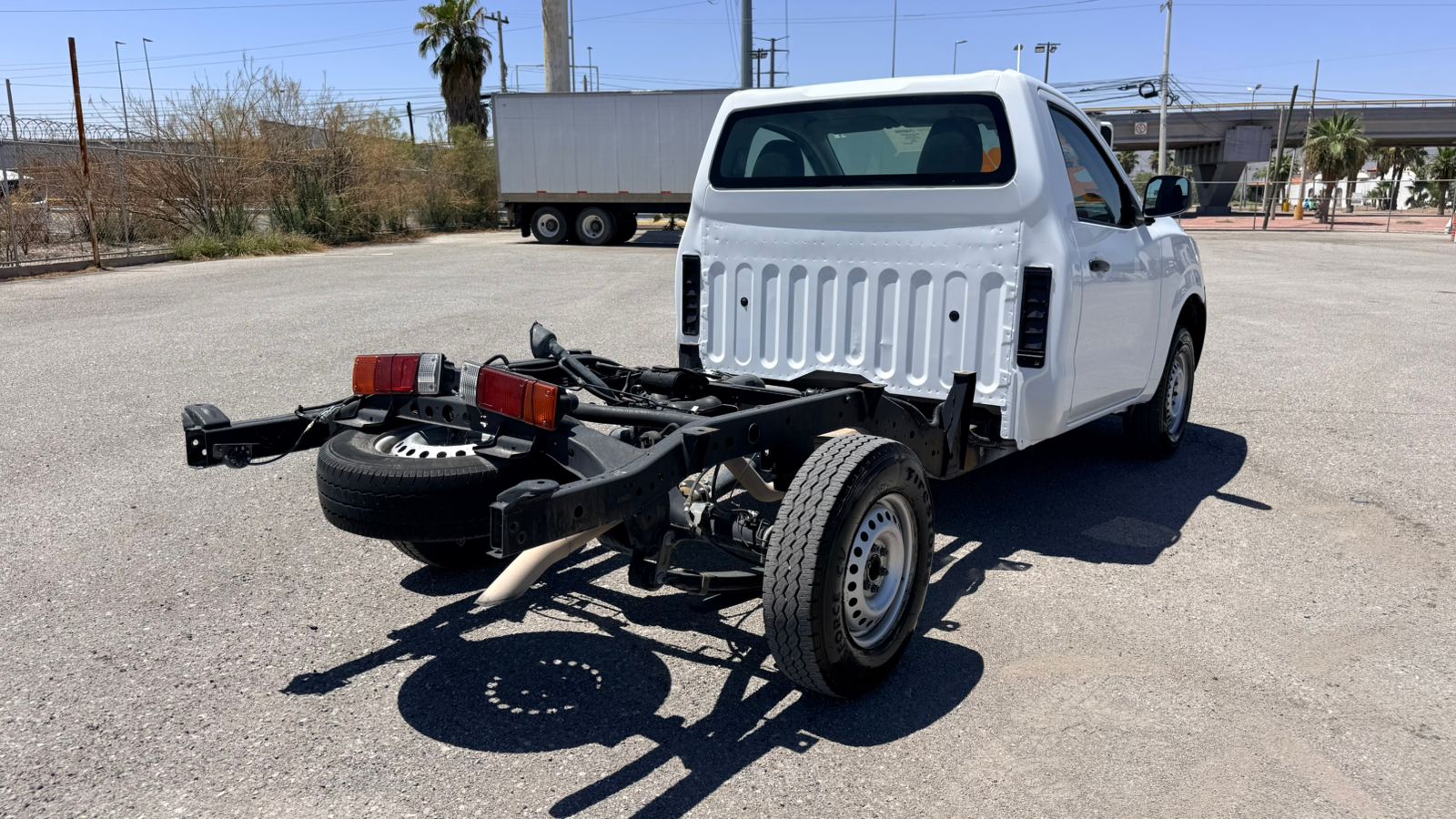 NISSAN NP300 2020