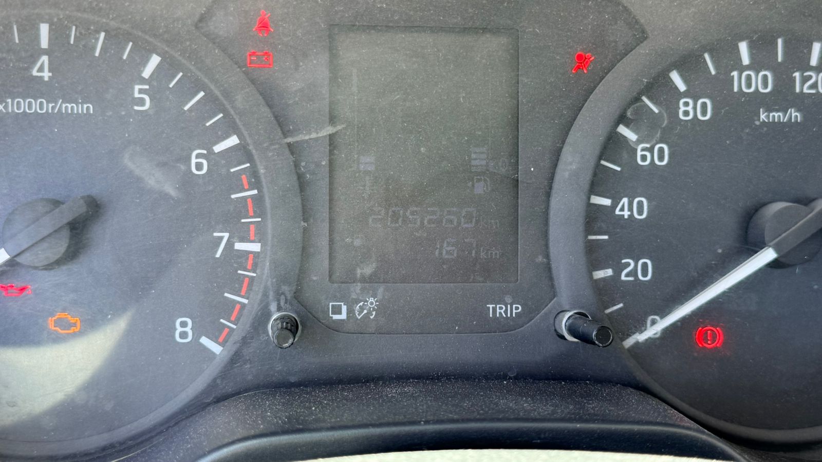 NISSAN NP300 2020