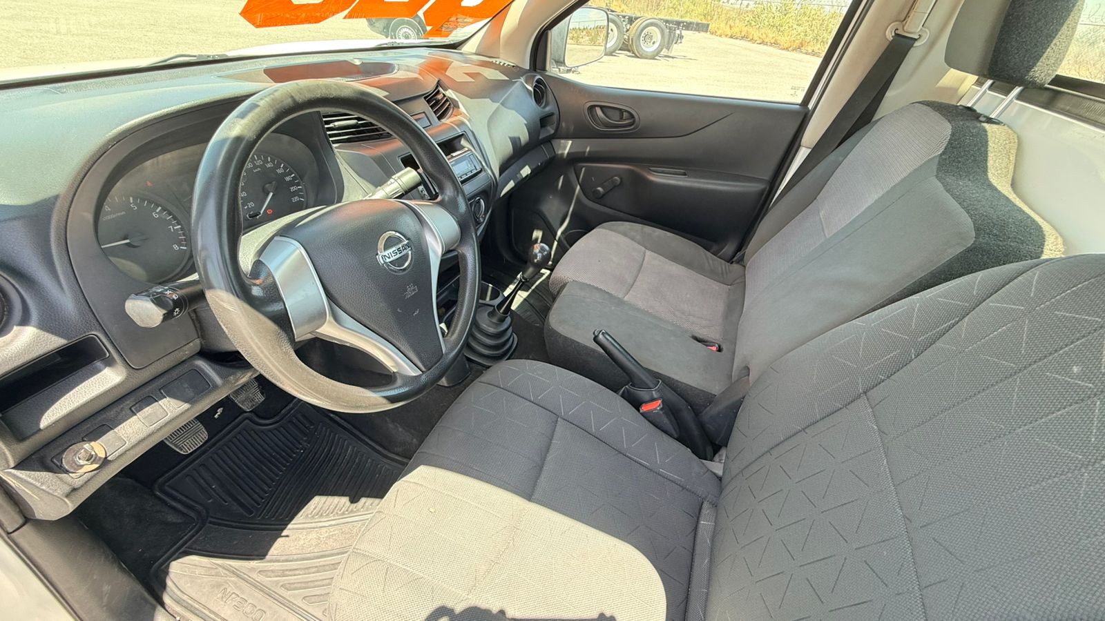 NISSAN NP300 2020