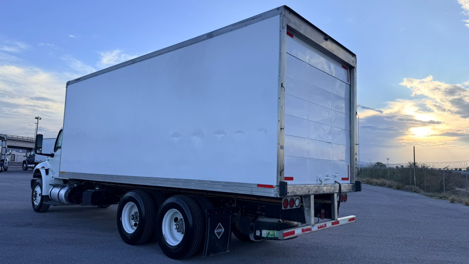 INTERNATIONAL MV 6X2 2024 CON CAJA CONSERVADORA 2020