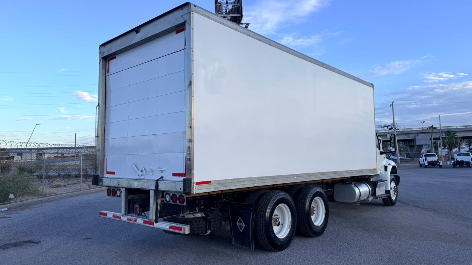 INTERNATIONAL MV 6X2 2024 CON CAJA CONSERVADORA 2020