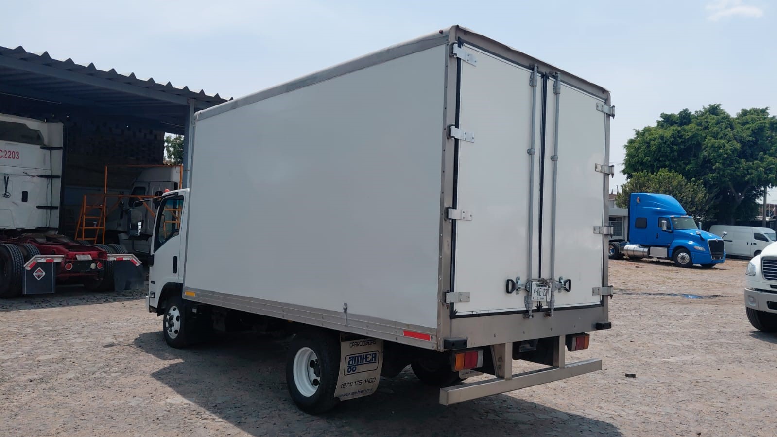ISUZU ELF 400 2021 CAJA REFRIGERADA