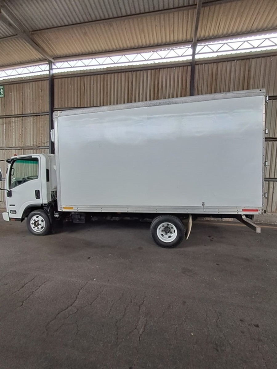 ISUZU ELF 400H 2021 CAJA REFRIGERADA
