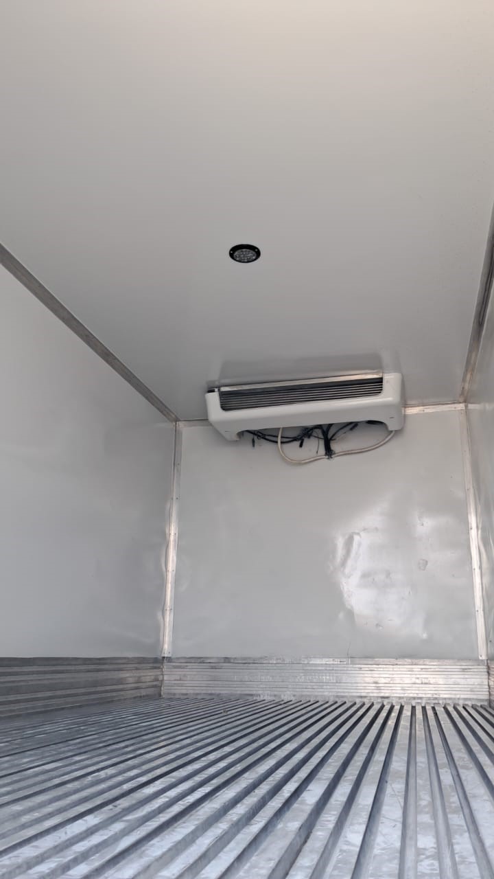 ISUZU ELF 400 2021 CAJA REFRIGERADA