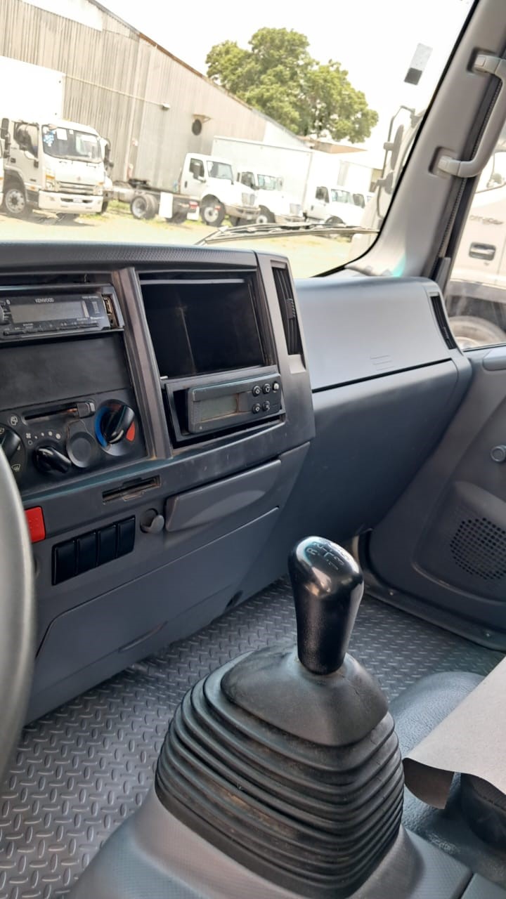 ISUZU ELF 400 2021 CAJA REFRIGERADA