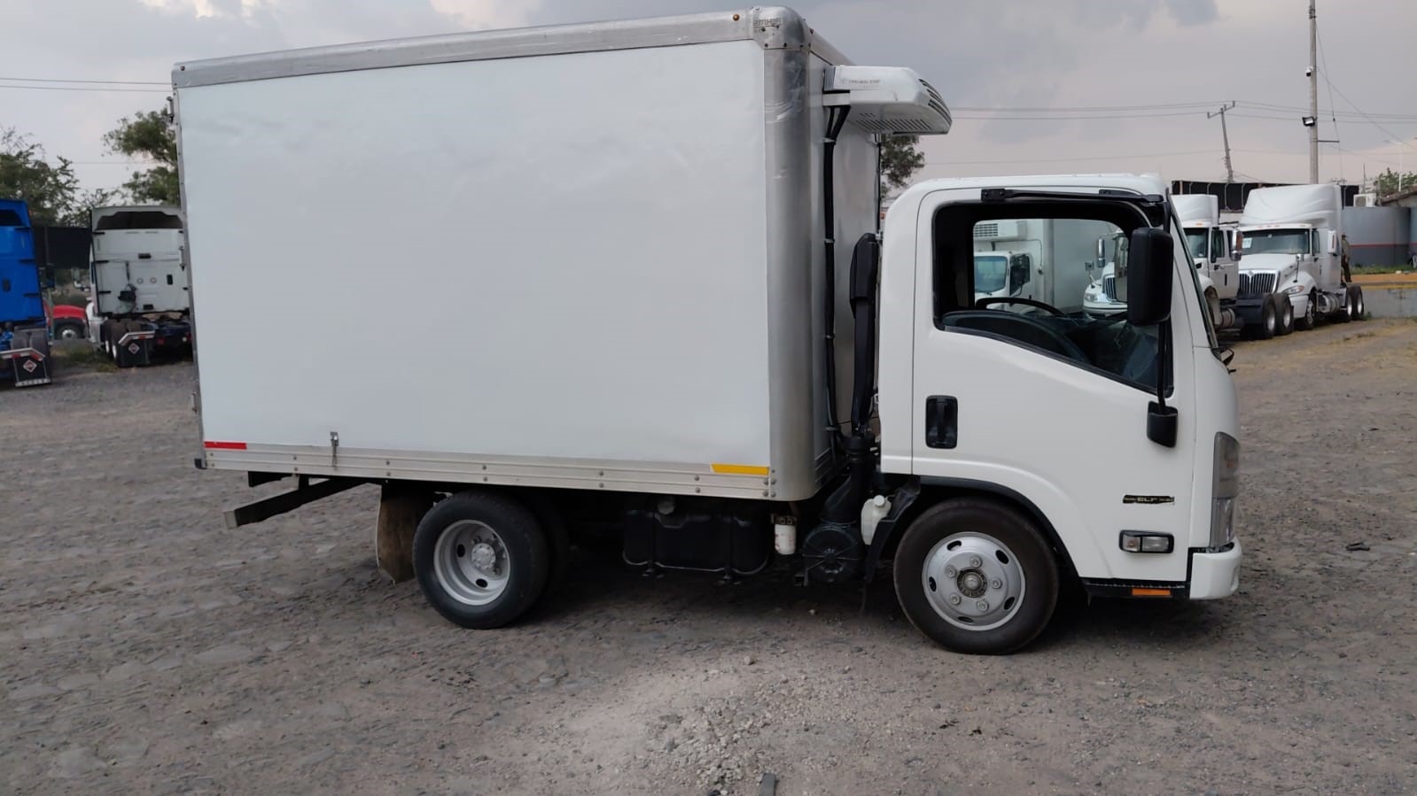 ISUZU ELF 300 2020 CAJA REFRIGERADA