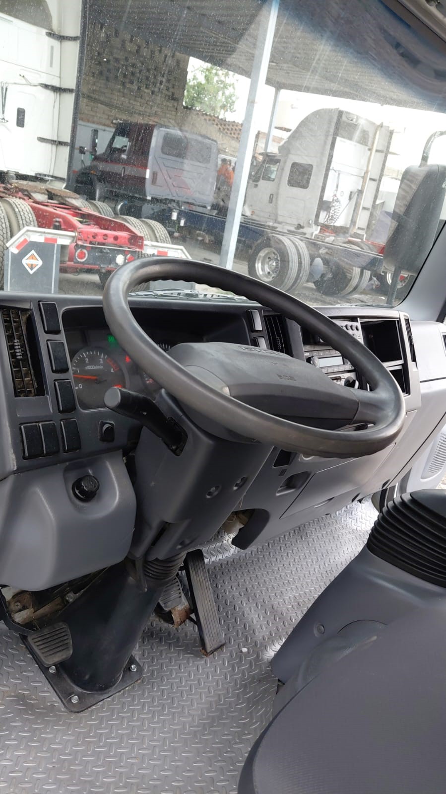 ISUZU ELF 300 2020 CAJA REFRIGERADA